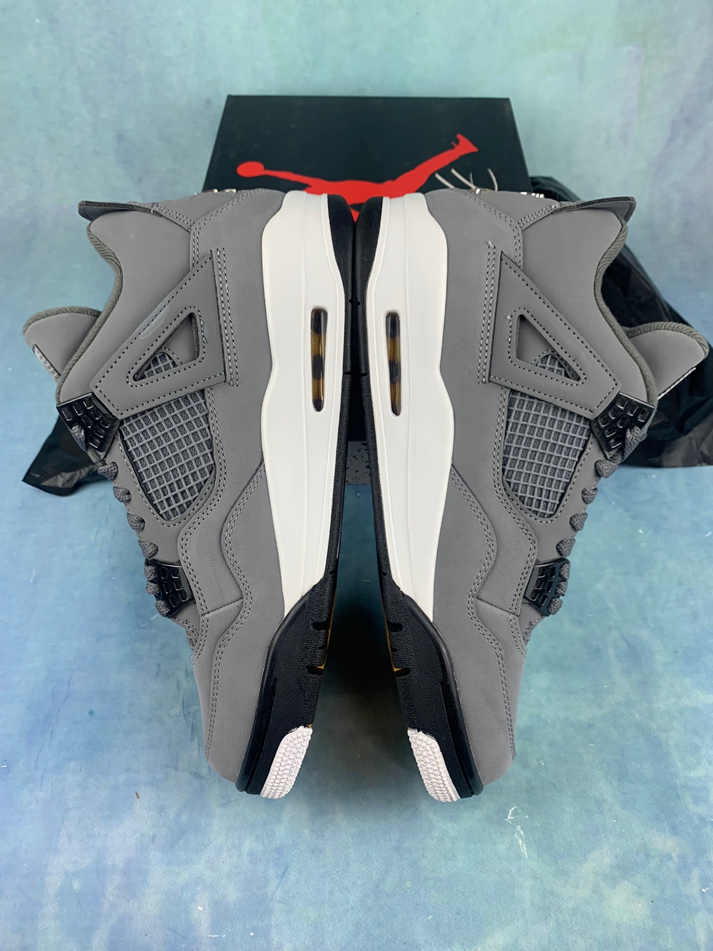 Jordan 4 "Cool Grey"