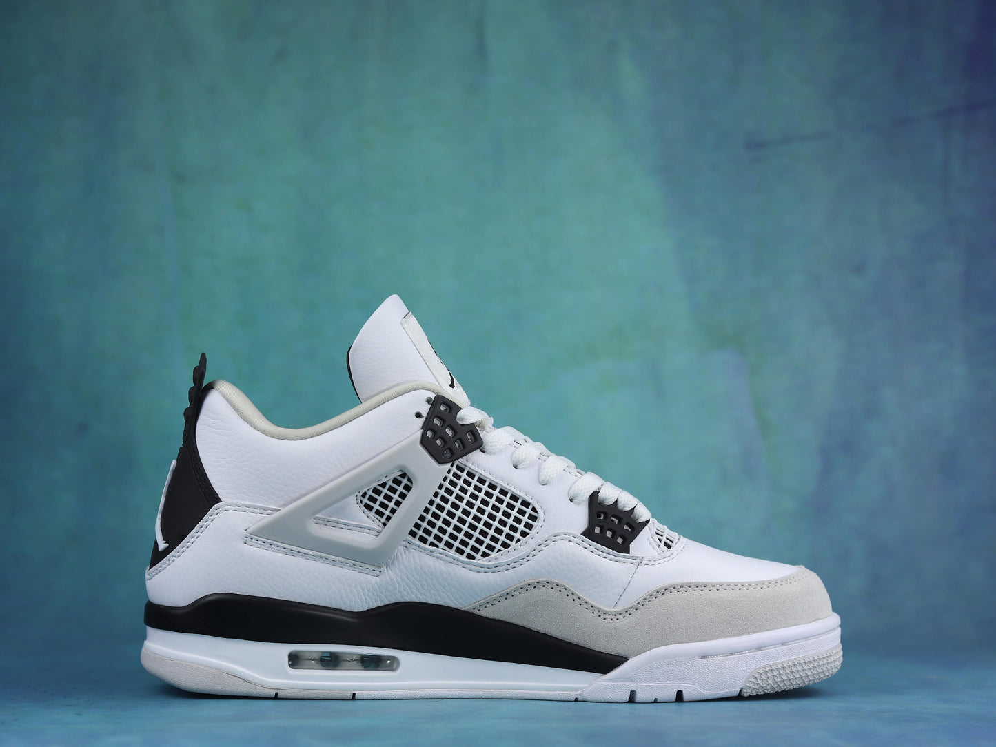 Jordan 4 “Military Black”