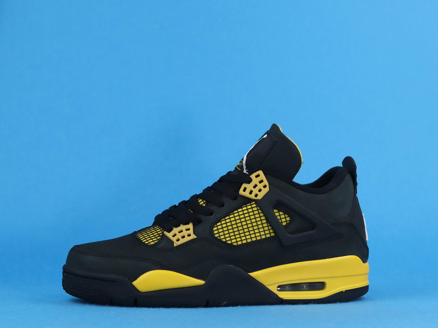 Jordan 4 "Thunder"