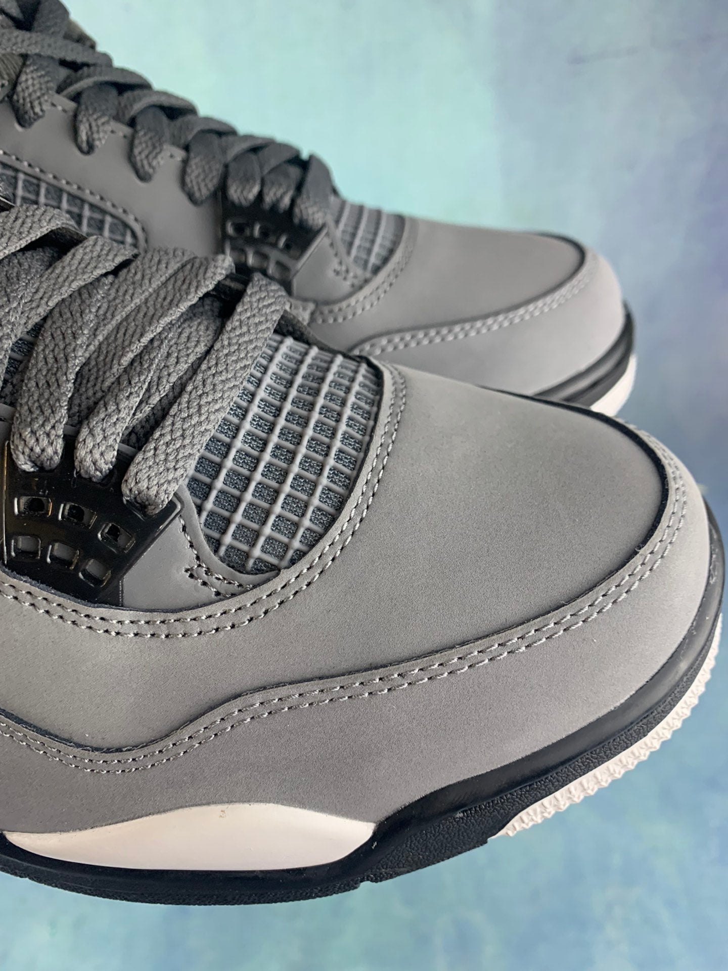 Jordan 4 "Cool Grey"