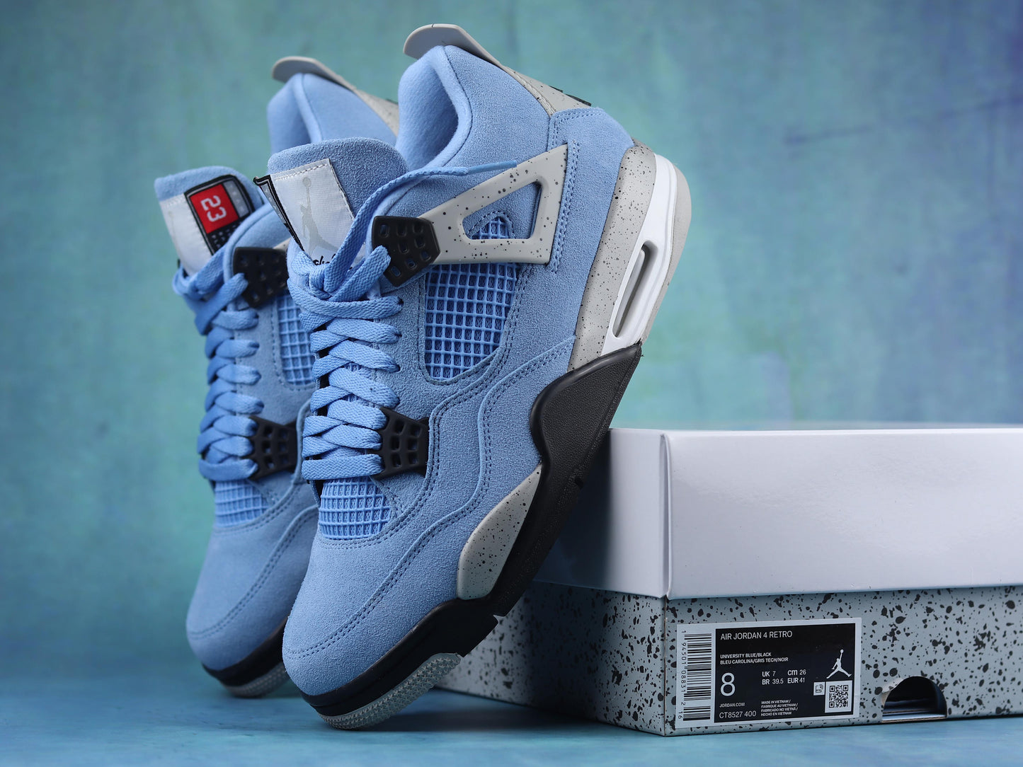 Jordan 4 "University Blue"